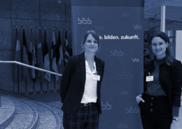 Carla Wissing und Viktoria Widera beim Bonner Behördenforum 2023.