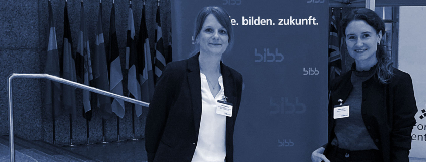 Carla Wissing und Viktoria Widera beim Bonner Behördenforum 2023.